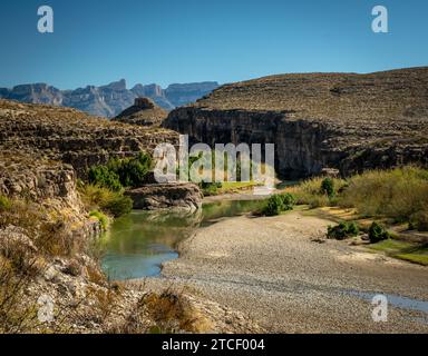 RO grande attraversa l'Hot Springs Canyon a Big Bend Foto Stock