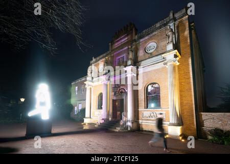 Pitzhanger Manor è una casa di campagna inglese famosa per essere la casa dell'architetto neoclassico Sir John Soane Foto Stock