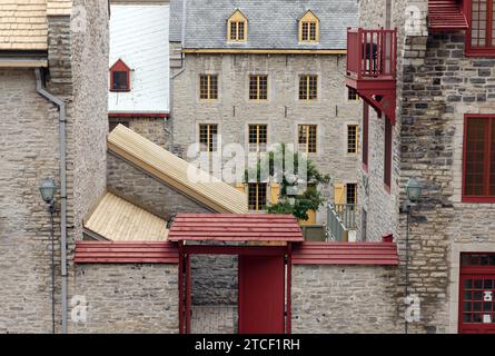 Splendide viste panoramiche sull'arte e la cultura che circondano la vecchia città di Quebec, situata a Quebec, Canada. Foto Stock