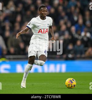 Londra, Regno Unito. 10 dic 2023 - Tottenham Hotspur / Newcastle United - Premier League - Stadio Tottenham Hotspur. Pape Matar Sarr del Tottenham durante la partita di Premier League contro il Newcastle. Credito immagine: Mark Pain / Alamy Live News Foto Stock