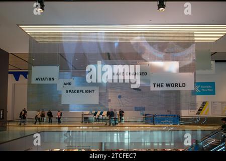 Il corridoio d'ingresso all'interno dello Smithsonian Air and Space Museum di Washington DC Foto Stock