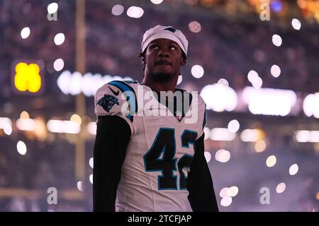 New Orleans, Louisiana, USA. 10 dicembre 2023. Carolina Panthers safety Sam Franklin Jr. Cammina in disparte prima della sua partita contro i New Orleans Saints in una gara di stagione regolare a New Orleans, Louisiana USA, il 10 dicembre 2023. I Saints batterono i Panthers 28-6. (Immagine di credito: © Dan Anderson/ZUMA Press Wire) SOLO USO EDITORIALE! Non per USO commerciale! Foto Stock