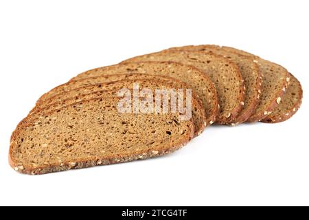 Fette di pane con semi di girasole e fiocchi d'avena isolati su sfondo bianco. Foto Stock