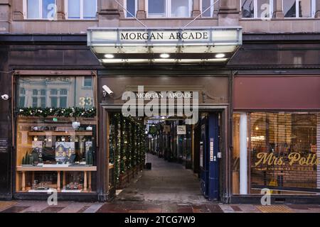 Cardiff, South Glamorgan, Galles, Europa - 13 novembre 2023: Morgan Arcade St Mary's Street Foto Stock