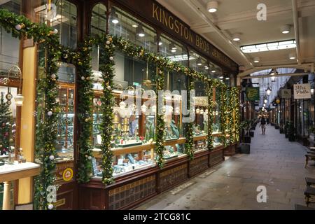 Cardiff, South Glamorgan, Galles, Europa - 14 novembre 2023: Negozio di gioielli Morgan Arcade Foto Stock