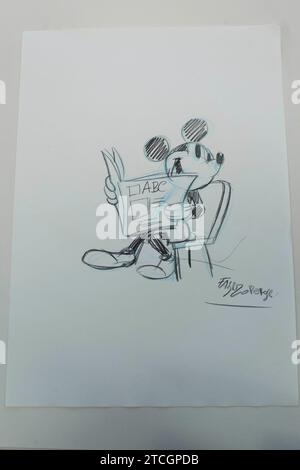 Madrid, 18 novembre 2013. Intervista a Fabrizio Petrossi, artista Disney Fabrizio Petrossi, animatore Disney e uno dei pochi artisti autorizzati a disegnare Topolino foto: Ángel Navarrete â?¦.. archdcâ?¦. Crediti: Album / Archivo ABC / Ángel Navarrete Foto Stock