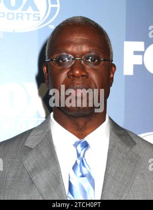 New York City, USA. 12 dicembre 2023. “Brooklyn Nine Nine” e “Homicide” l’attore Andre Braugher, 61 anni, è morto dopo una breve malattia l’11 dicembre 2023.--------------------------------------------------- Andre Braugher FOX Networks 2015 Upfront Presentation - tenutosi al Wollman Rink di Central Park l'11 maggio 2015. © Steven Bergman/AFF-USA.com credito: AFF/Alamy Live News Foto Stock