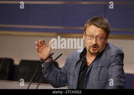 Madrid, 04/26/2016. Conferenze stampa al Congresso dei deputati dei rappresentanti politici dopo il ciclo di contatti con HM The King. Nell'immagine, Xavier Domènech di Barcellona en Comú. Foto: Jaime García ARCHDC ARCHDC. Crediti: Album / Archivo ABC / Jaime García Foto Stock