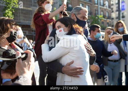 Madrid, 17/04/2021. Inizio della campagna elettorale PP per le elezioni del 4 maggio, con Pablo Casado, Martínez Almeida, Pío García Escudero e Isabel Díaz Ayuso. Foto: Isabel Permuy. ARCHDC. Crediti: Album / Archivo ABC / Isabel B. Permuy Foto Stock