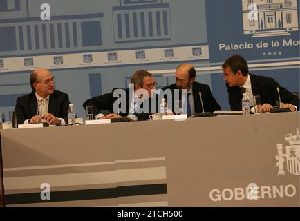 madrid, 11-27-2010.-incontro del presidente del governo jose luis rodriguez zapatero al palazzo moncloa con i principali uomini d'affari spagnoli.-foto ernesto acute.archdc. Crediti: Album / Archivo ABC / Ernesto Agudo Foto Stock