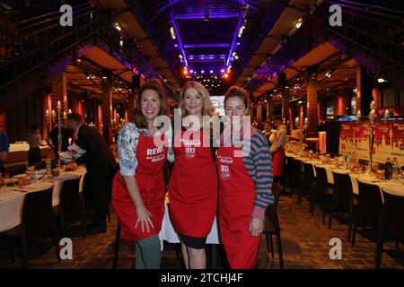 DATA RECORD NON DICHIARATA MEHR ALS EINE WARME MAHLZEIT 12.12.2023 Madita von Hülsen, Sandra Quadflieg, Rhea Harder, Charity-Essen Mehr als eine Warme Mahlzeit in der Fischauktionshalle, Amburgo, 12.12.2023 *** PIÙ DI Un PASTO CALDO 12 12 2023 Madita von Hülsen, Sandra Quadflieg, Rhea Harder, beneficenza Essen più di un pasto caldo nella sala d'asta di pesce, Amburgo, 12 12 2023 Copyright: xEventpressxMPx Foto Stock