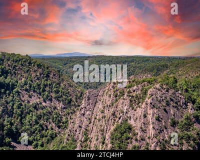 Vista del Roßtrappe nella bassa catena montuosa di Harz in Germania Foto Stock