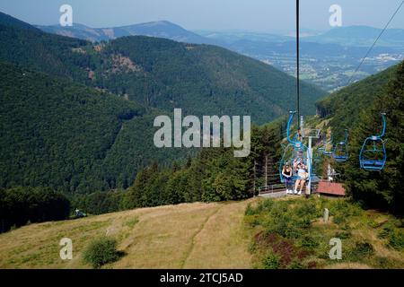 Seggiovia, Pustevny, Moravian-Slesian Beskydy, Moravskoslezsky kraj, Repubblica ceca, Pustevny, Moravian-Slesian Beskydy, Repubblica Ceca, Europa Foto Stock