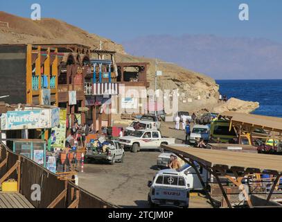 Ristoranti: Tauchplatz Blue Hole, Golf von Akaba, Rotes Meer, Dahab, Sinai, Ägypten *** ristoranti presso il sito di immersione Blue Hole, Golfo di Aqaba, Mar Rosso, Dahab, Sinai, Egitto Foto Stock