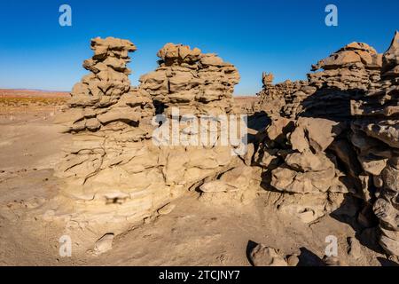 Formazioni di arenaria splendidamente erose nel Fantasy Canyon Recreation Site vicino a Vernal, Utah. Foto Stock