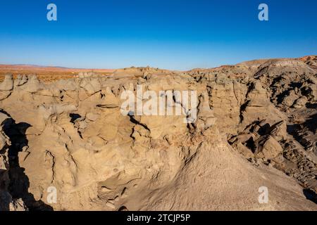 Formazioni di arenaria splendidamente erose nel Fantasy Canyon Recreation Site vicino a Vernal, Utah. Foto Stock