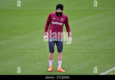 Romford, Regno Unito. 13 dicembre 2023. Dagenham East London 13 dicembre 2023. Vladimir Coufal (West Ham) durante la sessione di allenamento aperto del West Ham presso il campo di allenamento del West Ham, Romford. Crediti: MARTIN DALTON/Alamy Live News Foto Stock