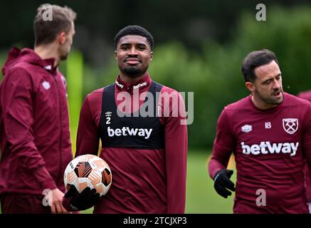 Romford, Regno Unito. 13 dicembre 2023. Dagenham East London 13 dicembre 2023. Ben Johnson (West Ham) durante la sessione di allenamento aperto del West Ham presso il campo di allenamento del West Ham, Romford. Crediti: MARTIN DALTON/Alamy Live News Foto Stock