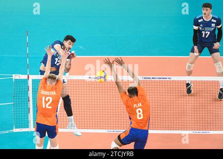 Bruno Lima (Argentina), Bennie Tuinstra, Fabian Plak (Paesi Bassi). Campionato del mondo di pallavolo 2022. Foto Stock