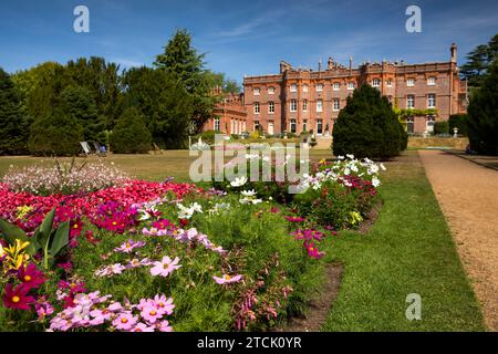 Regno Unito, Inghilterra, Buckinghamshire, High Wycombe, Hughenden Manor dal giardino del parterre Foto Stock