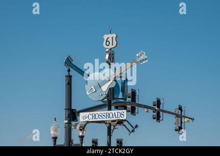 Clarksdale, MS, US-5 febbraio 2023: The Legendary Crossroads, The Intersection of Routes 49 and 61 è stato reso famoso dal musicista blues Robert Johnson i. Foto Stock