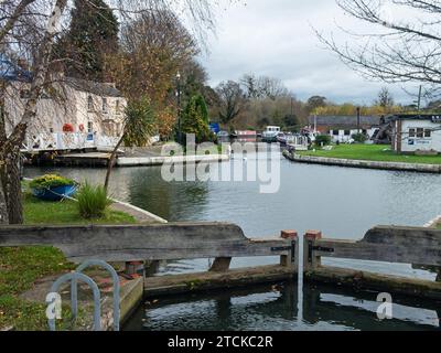 Vista del canale Gloucester e Sharpness a Saul Junction, dove interseca il canale Stroudwater Foto Stock