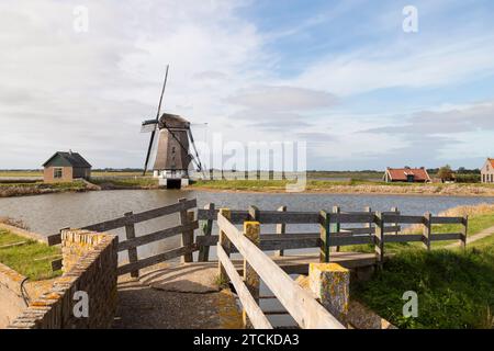 Mulino polder Het Noorden, a nord del piccolo villaggio di Oosterend sull'isola Wadden di Texel nella provincia dell'Olanda settentrionale; Paesi Bassi. Foto Stock