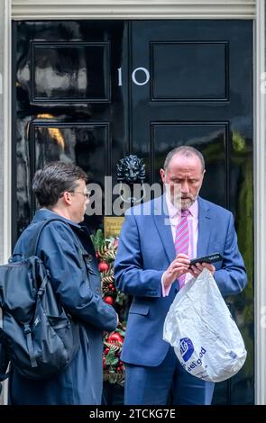 Eddie Hughes MP (con: Walsall North) lasciando 10 Downing Street, dicembre 2023 Foto Stock