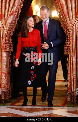 Re Felipe vi di Spagna e la regina Letizia di Spagna incontrano la Fondazione "Princesa De Girona" al Palazzo reale il 13 dicembre 2023 a Madrid, Spagna. Foto Stock