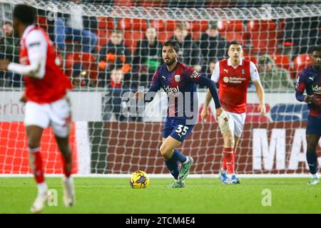 AESSEAL New York Stadium, Rotherham, Inghilterra - 12 dicembre 2023 Ok Yokuslu (35) di West Bromwich - durante la partita Rotherham United contro West Bromwich Albion, Sky Bet Championship, 2023/24, AESSEAL New York Stadium, Rotherham, Inghilterra - 12 dicembre 2023 crediti: Arthur Haigh/WhiteRosePhotos/Alamy Live News Foto Stock