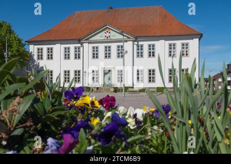 Ratzeburg, Schleswig-Holstein, Germania, 24 maggio 2021 - Municipio del vecchio distretto ('Altes Kreishaus') Foto Stock