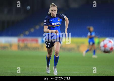 St Polten, Austria. 13 dicembre 2023. Diana Lemesova (77 SKN St Polten) in azione durante la partita UEFA Womens Champions League St Polten vs Slavia Praha presso NV Arena St Polten (Tom Seiss/ SPP) credito: SPP Sport Press Photo. /Alamy Live News Foto Stock