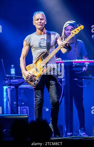 Milano Italia. 11 dicembre 2023. Il cantautore e attore inglese Gordon Matthew Thomas Sumner più comunemente noto con il nome d'arte STING si esibisce dal vivo sul palco del Mediolanum Forum durante il "My Songs Tour 2023". Foto Stock
