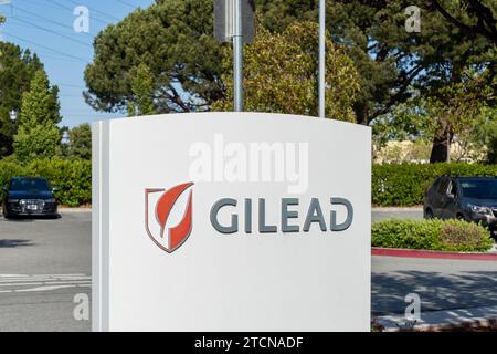 Primo piano dell'insegna Gilead Sciences presso il campus principale di Foster City, California, USA Foto Stock