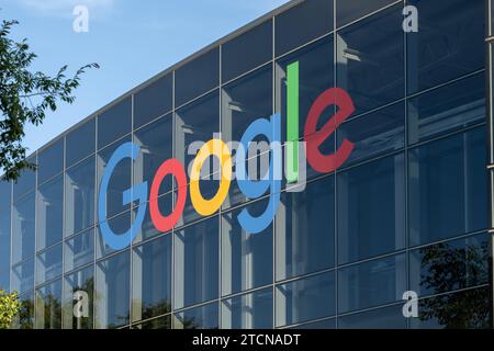Primo piano del logo Google sull'edificio di Mountain View, California, USA Foto Stock