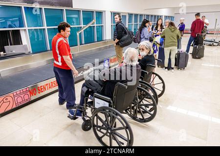 Merida Mexico, Aeroporto Internazionale Merida, Aeropuerto Internacional Manuel Crescencio Rejon, terminal interno dell'atrio, speakin messicano spagnolo Foto Stock