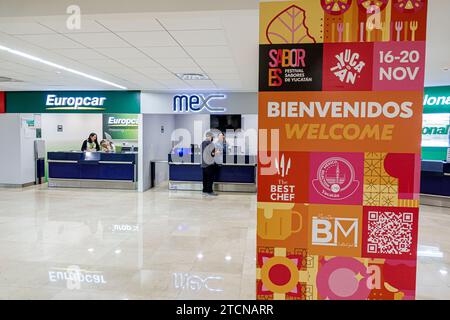 Merida Mexico, Aeroporto Internazionale Merida, Aeropuerto Internacional Manuel Crescencio Rejon, terminal interno dell'atrio, speakin messicano spagnolo Foto Stock