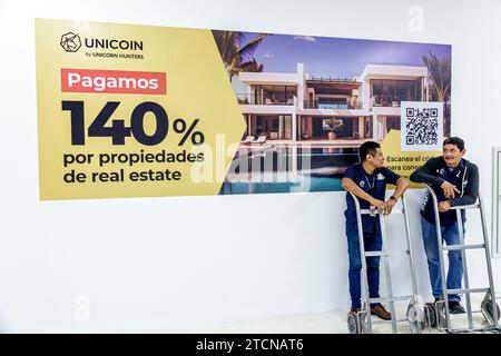 Merida Mexico, Aeroporto Internazionale Merida, Aeropuerto Internacional Manuel Crescencio Rejon, terminal interno dell'atrio, speakin messicano spagnolo Foto Stock