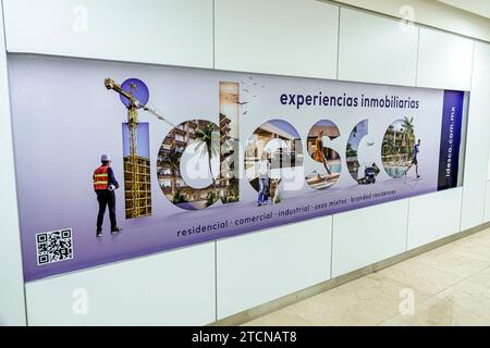 Merida Mexico, Aeroporto Internazionale Merida, Aeropuerto Internacional Manuel Crescencio Rejon, terminal interno dell'atrio, speakin messicano spagnolo Foto Stock