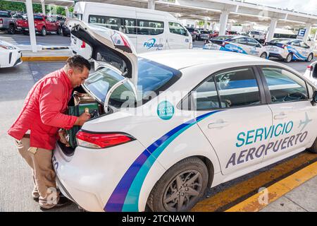 Merida Mexico, Aeroporto Internazionale Merida, Aeropuerto Internacional Manuel Crescencio Rejon, esterno, terminal, messicano di lingua spagnola, Yucatan Foto Stock