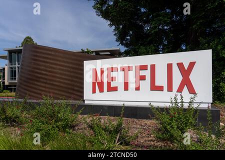 Firma Netflix presso la sede centrale di Netflix Inc. A Los Gatos, California, USA Foto Stock