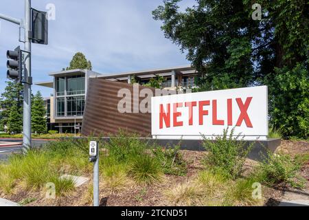 Firma Netflix presso la sede centrale di Netflix Inc. A Los Gatos, California, USA Foto Stock