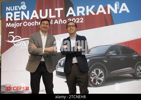 Madrid, 15/02/2022. ABC Award Best Car of the Year 2022 cerimonia di premiazione presso la sede centrale del gruppo vocento. Nell'immagine, Carlos de Luis e Pablo Cofán, di Seat e Cupra. Foto: Guillermo Navarro. ARCHDC. Crediti: Album / Archivo ABC / Guillermo Navarro Foto Stock