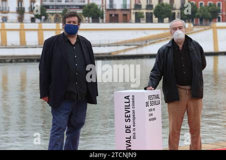 Siviglia, 11/09/2020. Festival del cinema di Siviglia. Presentazione del film «Nueve Sevilla». Gonzalo García Pelayo e Pedro G. Romero. Foto: Rocío Ruz ARCHSEV. Crediti: Album / Archivo ABC / Rocío Ruz Foto Stock