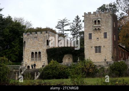 Sada (la Coruña), 11/11/2020. Inventario degli attivi nel Pazo de Meirás. Agenti della Guardia civile accompagnano Javier Suárez, capo dell'ufficio del Procuratore di Stato in Galizia. Foto: Miguel Muñiz. ARCHDC. Crediti: Album / Archivo ABC / Miguel Muñiz Foto Stock