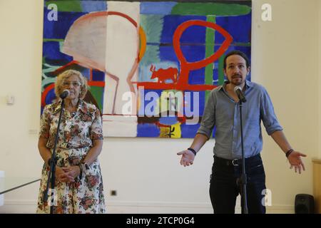 Madrid, 07/10/2015. Incontro del Sindaco di Madrid, Manuela Carmena, con il leader Podemos Pablo Iglesias. Foto: Jaime García ARCHDC. Crediti: Album / Archivo ABC / Jaime García Foto Stock