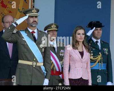 Madrid 10-12-2013 giornata ispanica evento centrale con la parata militare presieduta da Ssaarr i principi delle Asturie foto Jaime Garcia Archdc. Jaime Garcia. Crediti: Album / Archivo ABC / Jaime García Foto Stock