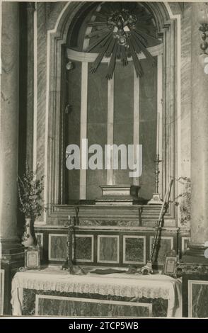 18/05/2016. Valencia, 14/02/1932. Rapina sacrilega nella cattedrale. Nicchia in cui era collocata l'immagine del Purísima, che era legata con una corda dai ladri e gettata a terra dove fu barbaramente distrutta. Foto: Barberá Masip. ARCHDC. Crediti: Album / Archivo ABC / Vicente Barbera Masip Foto Stock