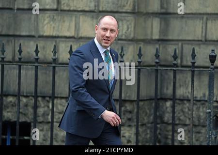 Foto del file datata 29/03/23 di Neil Gray MSP in arrivo a Bute House, Edimburgo. Il governo scozzese afferma che adotterà un "approccio progressista” alle relazioni industriali, prima di un dibattito Holyrood sulla legge del governo britannico sugli scioperi. Il Segretario per l'economia del benessere Neil Gray illustrerà l'opposizione dei ministri SNP allo Strikes (Minimum Service Levels) Act. I primi regolamenti della nuova legge, che secondo il governo britannico ridurranno l'impatto degli scioperi, sono entrati in vigore all'inizio di questo mese. Data di emissione: Giovedì 14 dicembre 2023. Foto Stock