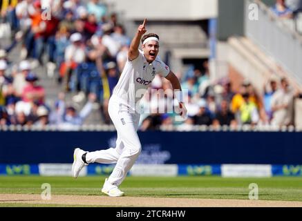 Foto del file datata 19-07-2023 di Stuart Broad che prese il suo wicket 600th test, mentre l'Inghilterra ridusse l'Australia a 299 per otto il primo giorno della quarta partita degli Ashes all'Emirates Old Trafford. Data di emissione: Giovedì 14 novembre 2023. Foto Stock